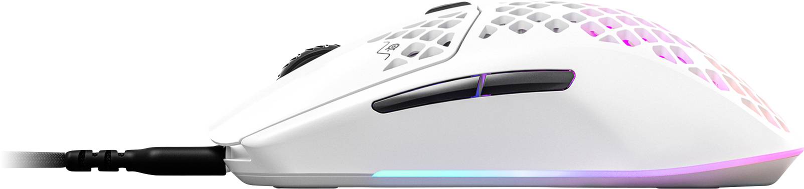 Mouse da gaming bianca con illuminazione RGB e design a nido d'ape. Due tasti laterali, connessione via cavo visibile.