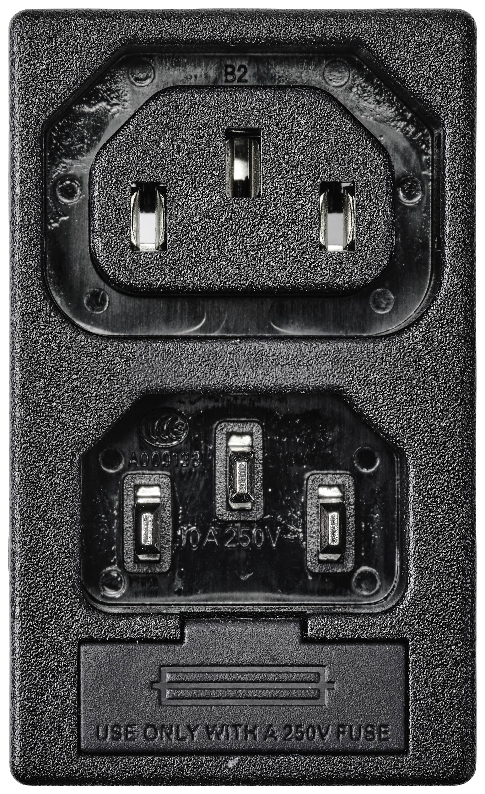 Modulo di connessione nero con due connettori, presa a tre poli 'B2' in alto, presa a tre poli con scritta '250V' in basso.