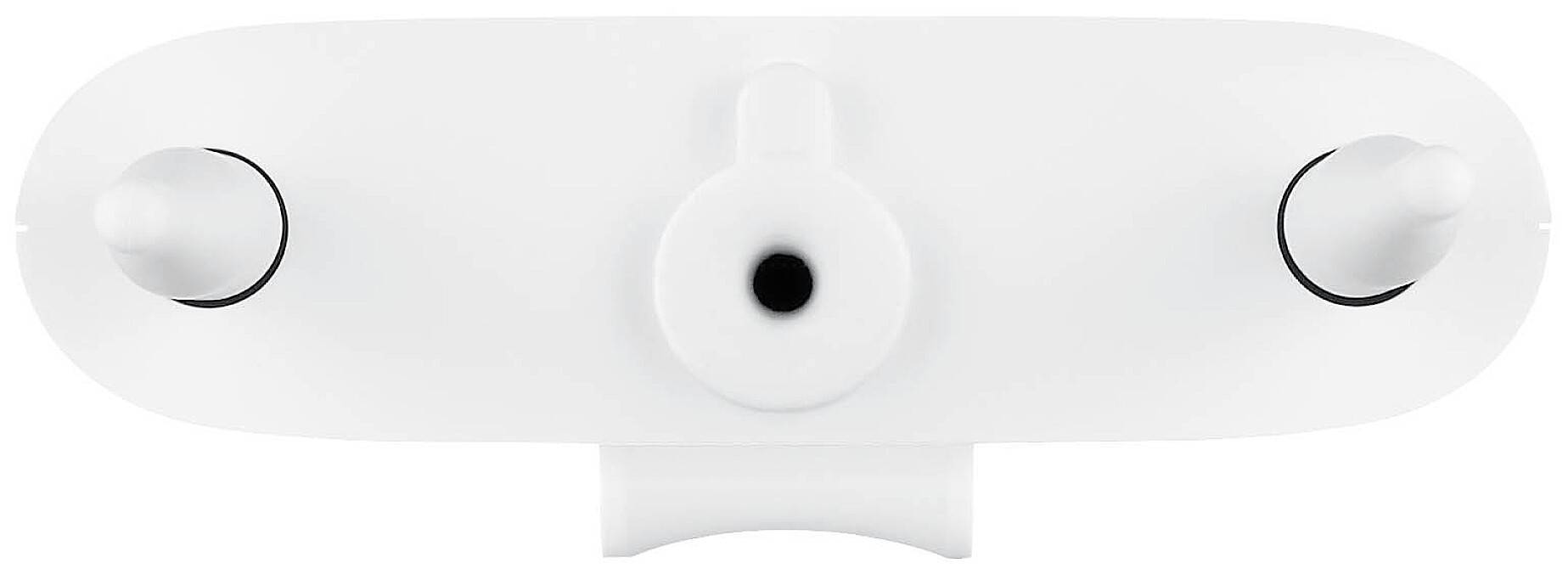 Un supporto di fissaggio bianco con tre aperture rotonde, una al centro e due ai lati, su uno sfondo bianco.