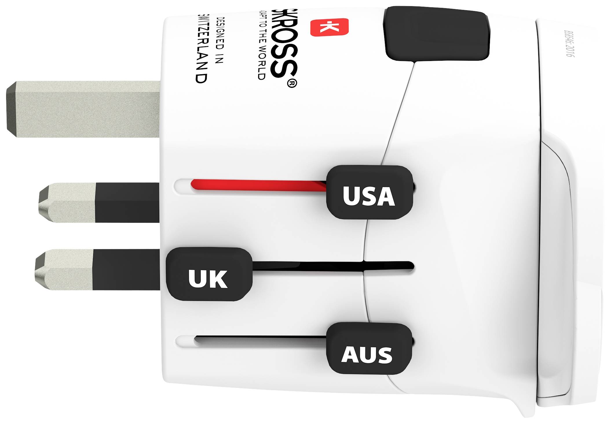 Un adattatore da viaggio bianco con spinotti estraibili per UK, USA e Australia. 'Xross' e 'Designed in Switzerland' sono stampati sopra.