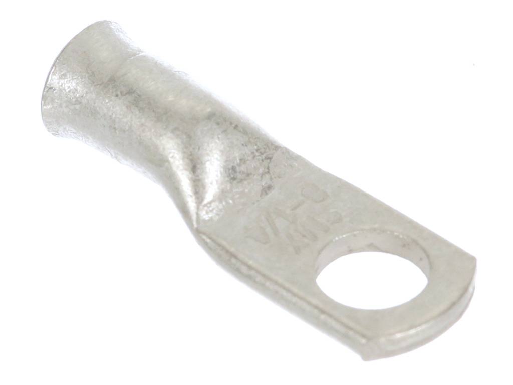 L'immagine mostra un capocorda metallico con un foro di fissaggio su un lato. Viene utilizzato per connessioni elettriche.