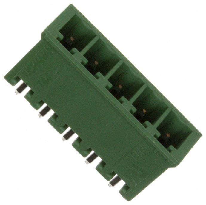 Un connettore elettrico verde con sei slot e contatti metallici per il collegamento dei fili, utilizzato nei dispositivi elettronici per la connettività.