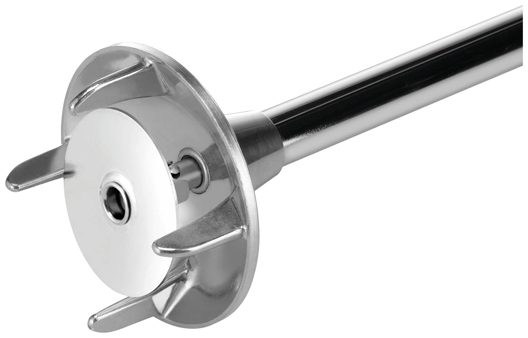 Un mixer d'argento con quattro lame, adatto a frullare e mescolare gli ingredienti in cucina.