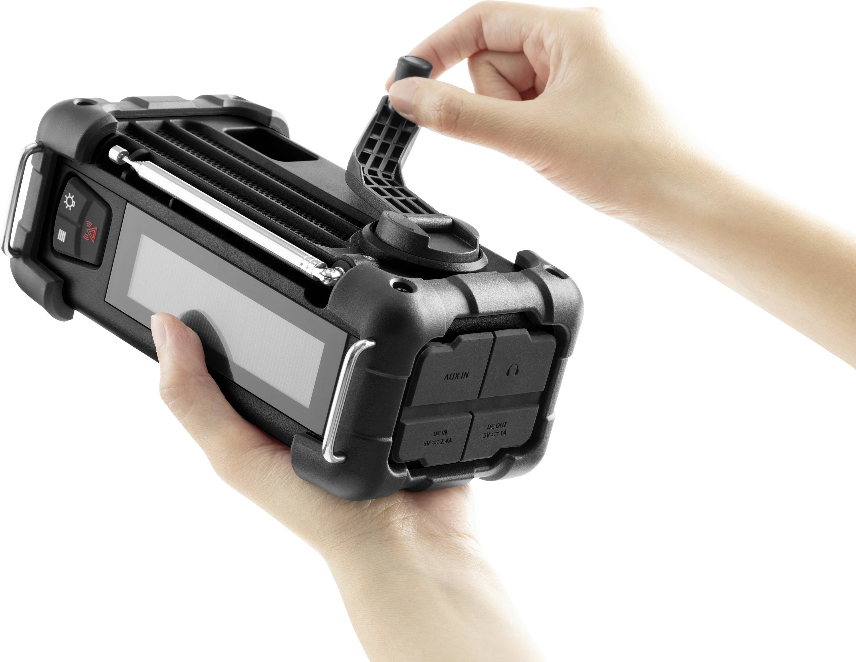 Due mani tengono un dispositivo portatile nero con una manovella e un display.