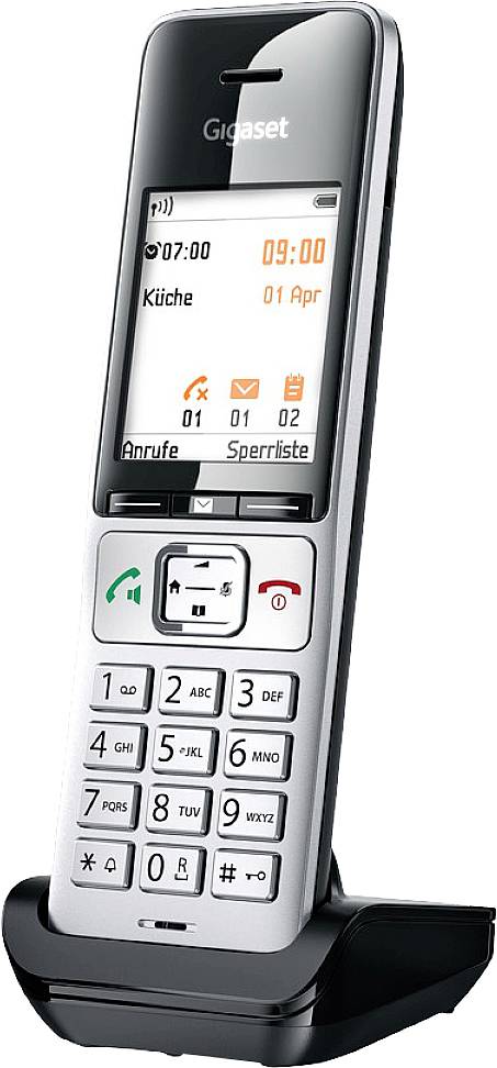 Telefono cordless su stazione di ricarica, che mostra ora e data. Utilizzabile in ambienti domestici, supporta funzioni di chiamata e messaggistica.