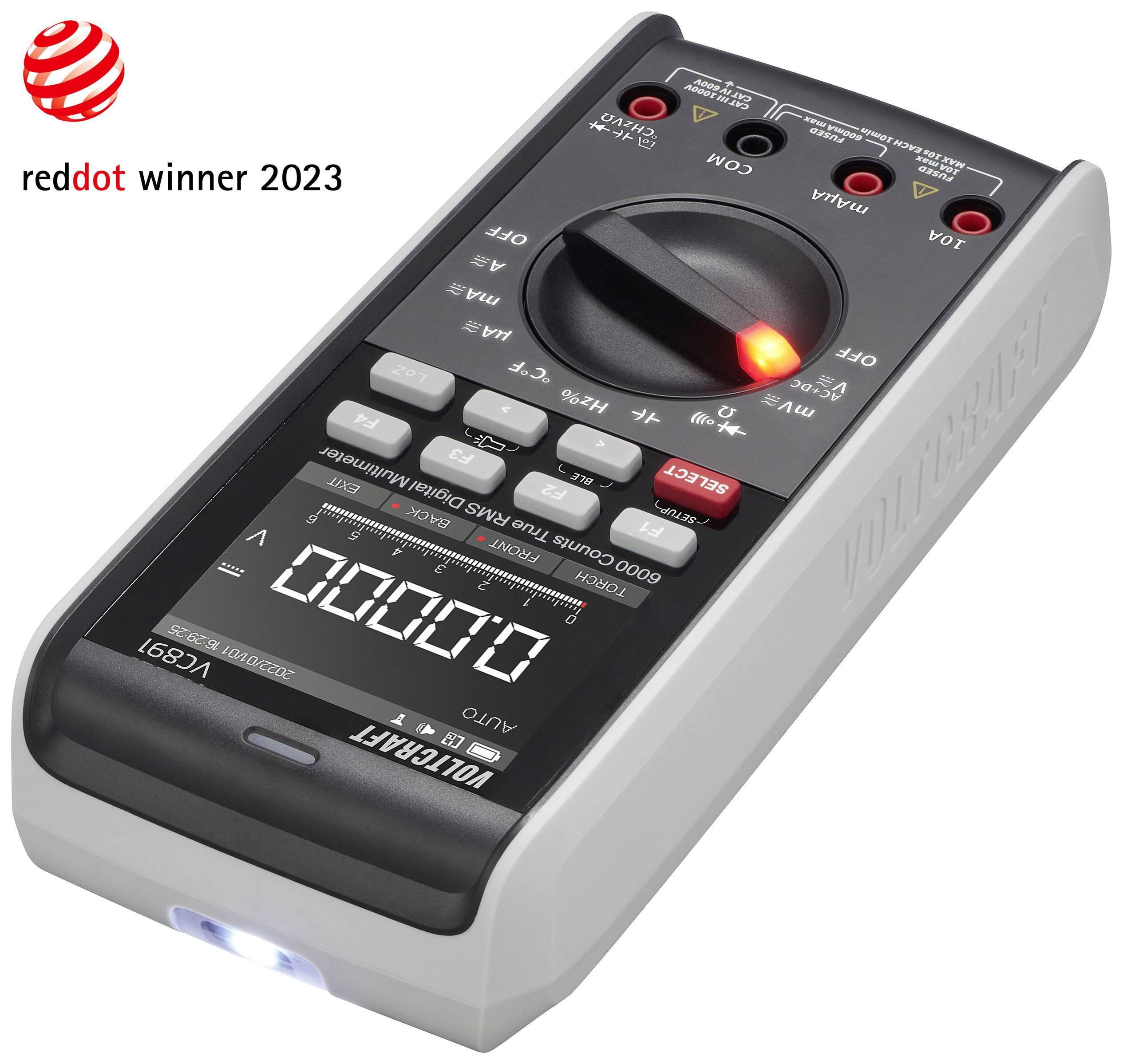 Multimetro digitale con più pulsanti e display che mostra '0000.0'. Premio Red Dot Winner 2023 illustrato.