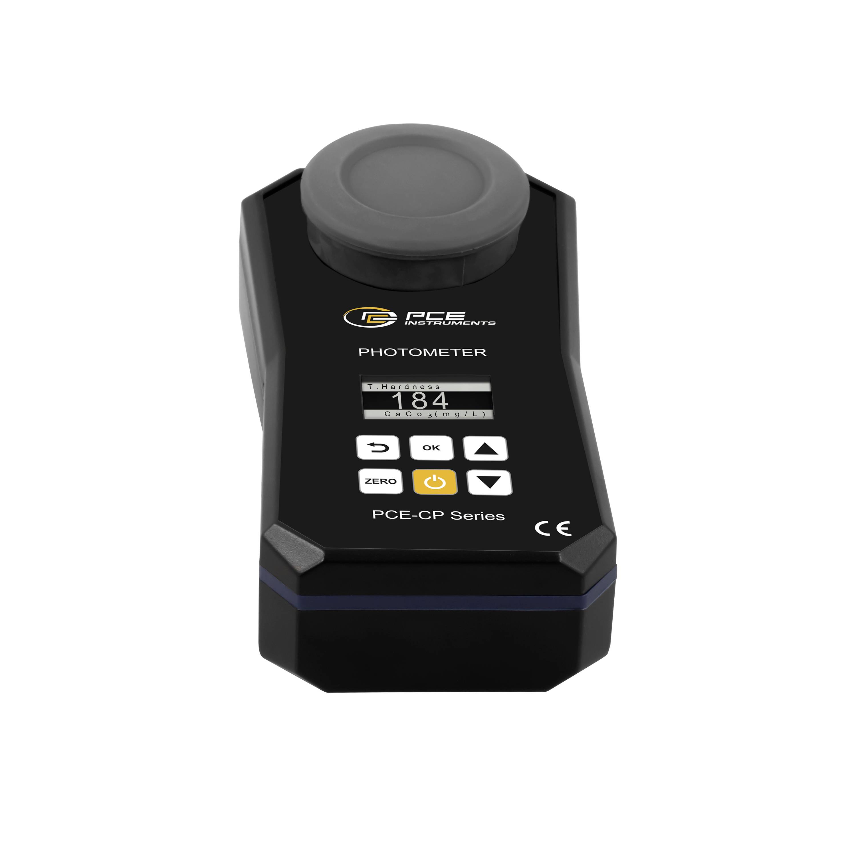 Fotometro palmare nero etichettato "Serie PCE-CP" con sensore superiore, display digitale e pulsanti di controllo su sfondo bianco.