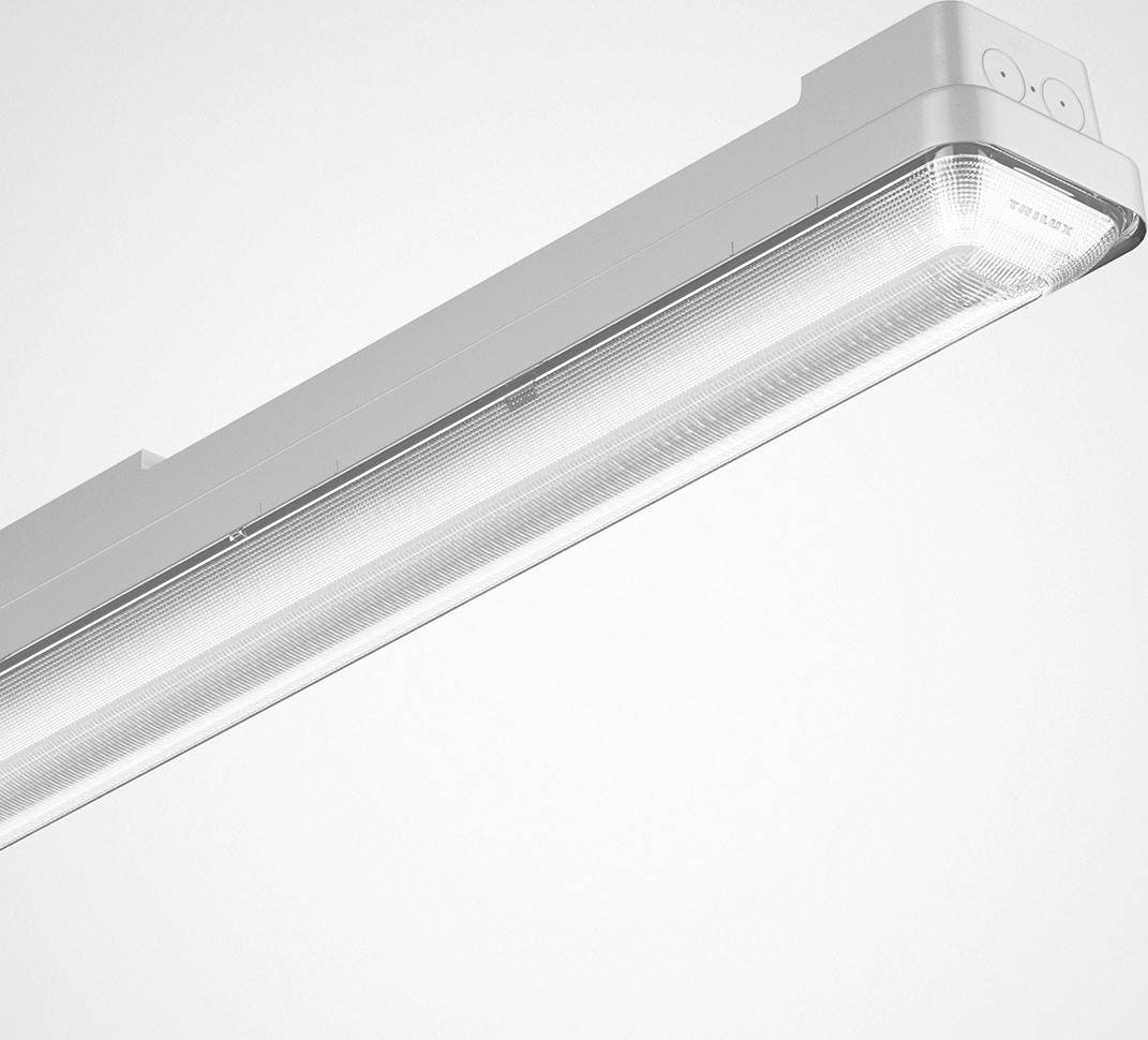 Una plafoniera rettangolare bianca con un fascio di luce diffusa. La lampada è progettata in modo semplice e moderno, ideale per ambienti ufficio.