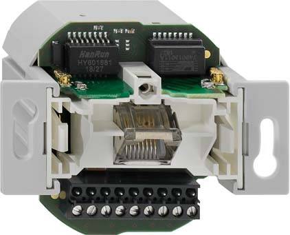 Connettore di rete con custodia aperta, interno visibile e circuito stampato verde, idoneo per connessioni Ethernet.
