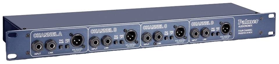 Dispositivo amplificatore audio con molteplici ingressi e uscite. Le etichette mostrano i canali da A a D, con ingressi e uscite visibili su ciascuno.