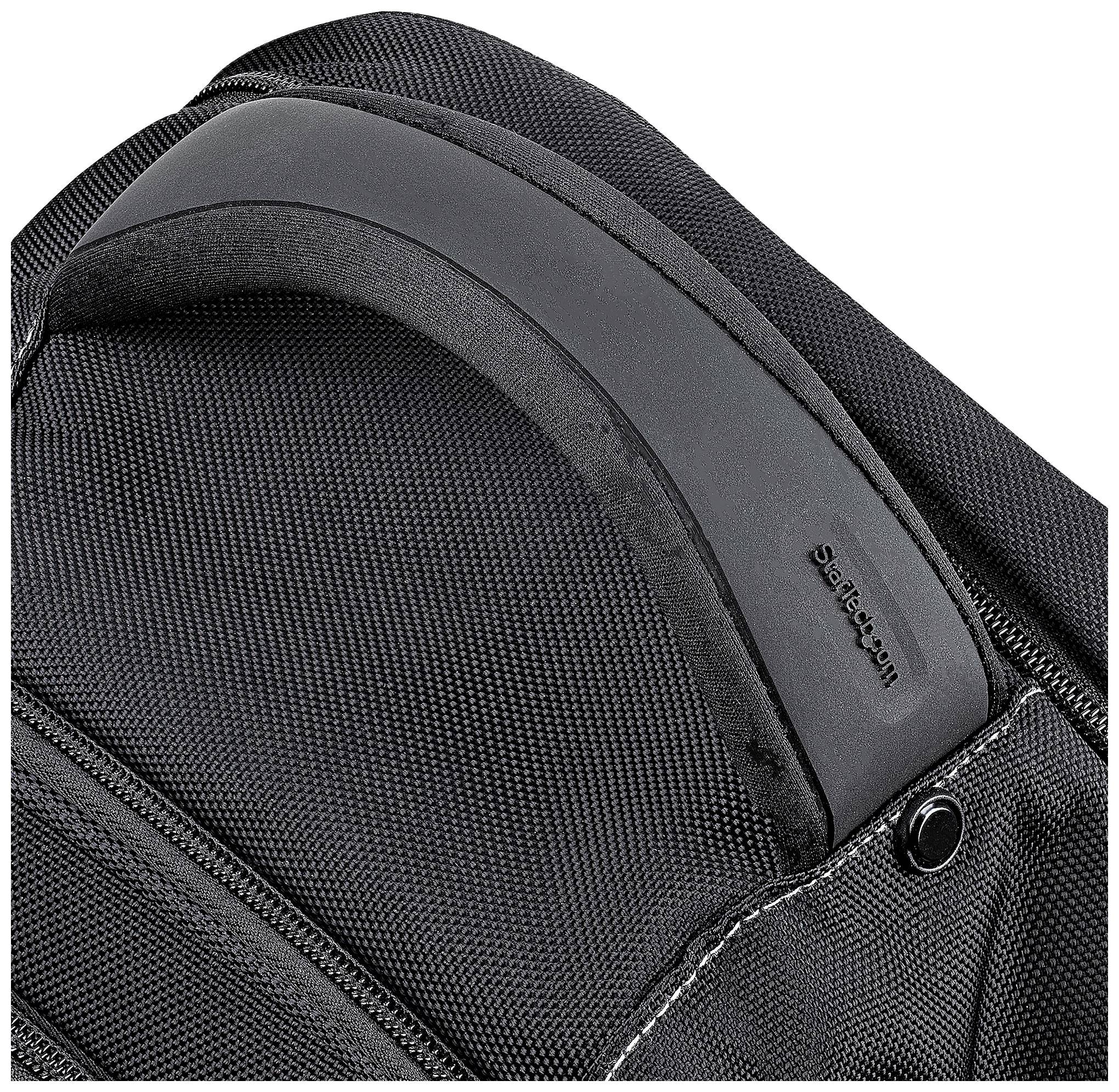 Un manico di zaino nero realizzato in materiale simile al tessuto, con un logo "Samsonite" in un angolo, ripreso da vicino.