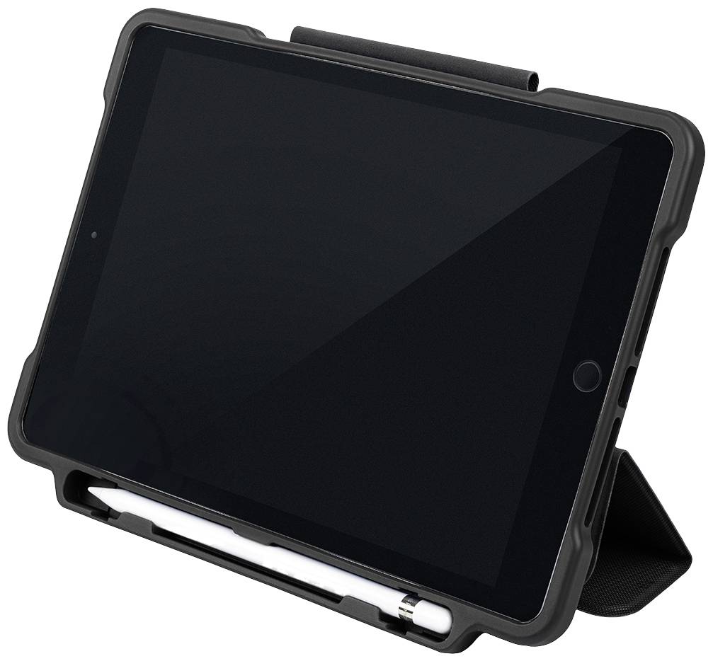 Un tablet in una custodia nera, poggiato su un supporto, con uno stilo bianco nella parte inferiore della custodia.