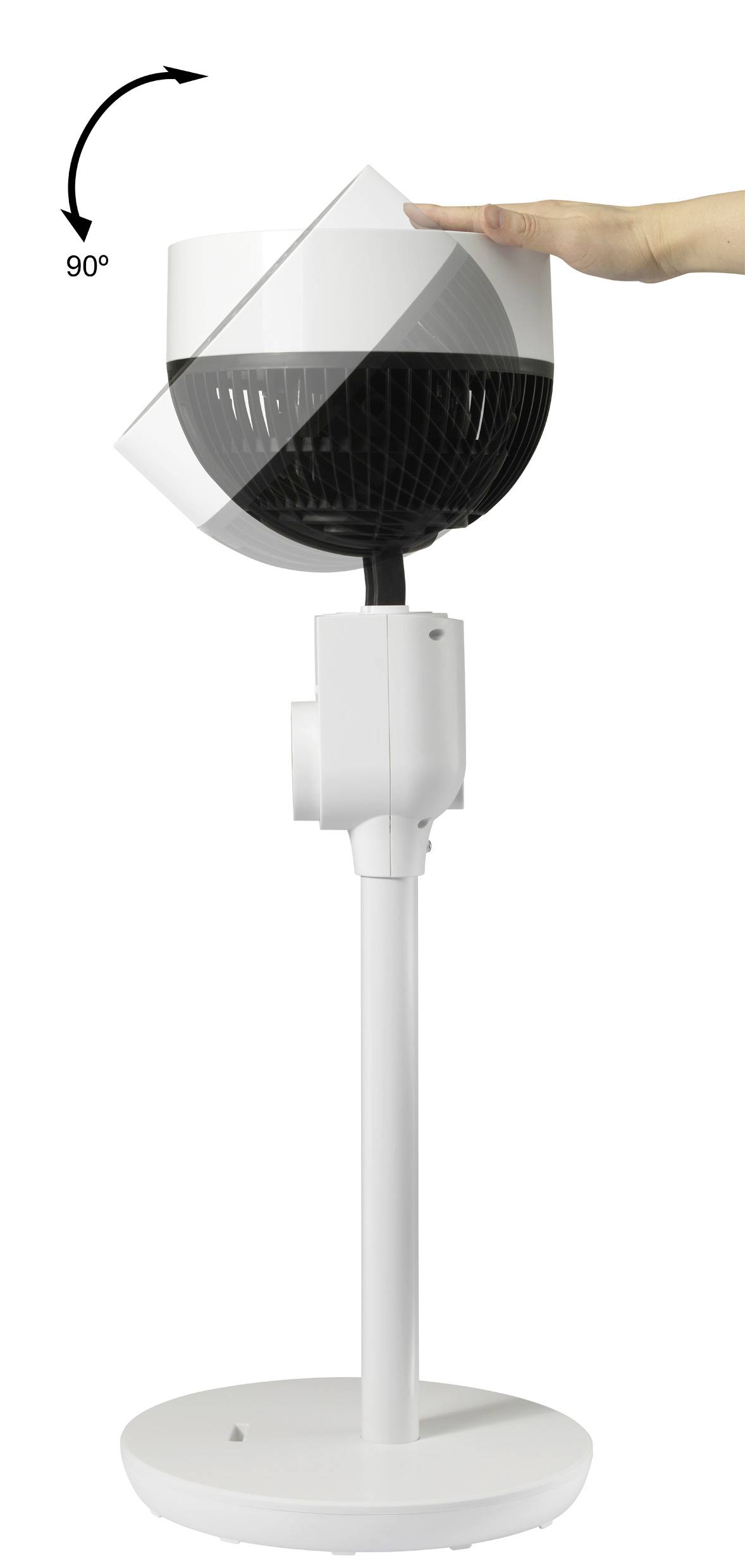 Ventilatore a colonna bianco con angolo di inclinazione regolabile di 90 gradi. Una mano posiziona la testa del ventilatore.