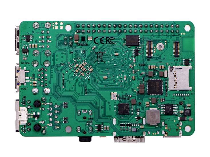 Scheda elettronica verde con vari componenti elettronici, connettori e piste di rame.