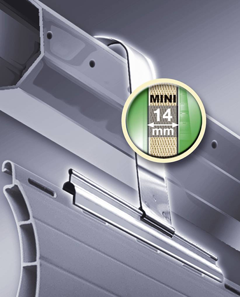 Primo piano di un avvolgibile con strisce metalliche e indicazione 'Mini 14 mm'.