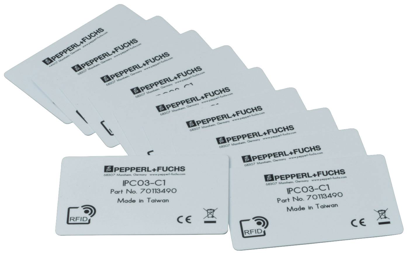 'Otto schede RFID bianche di Pepperl+Fuchs, modello PC03-C1, con numero parte 70113490, disposte in due file sfalsate.'