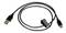 Un cavo USB nero con connettori USB-A e USB-C. È dotato di un nastro a velcro per un ordinato stoccaggio.