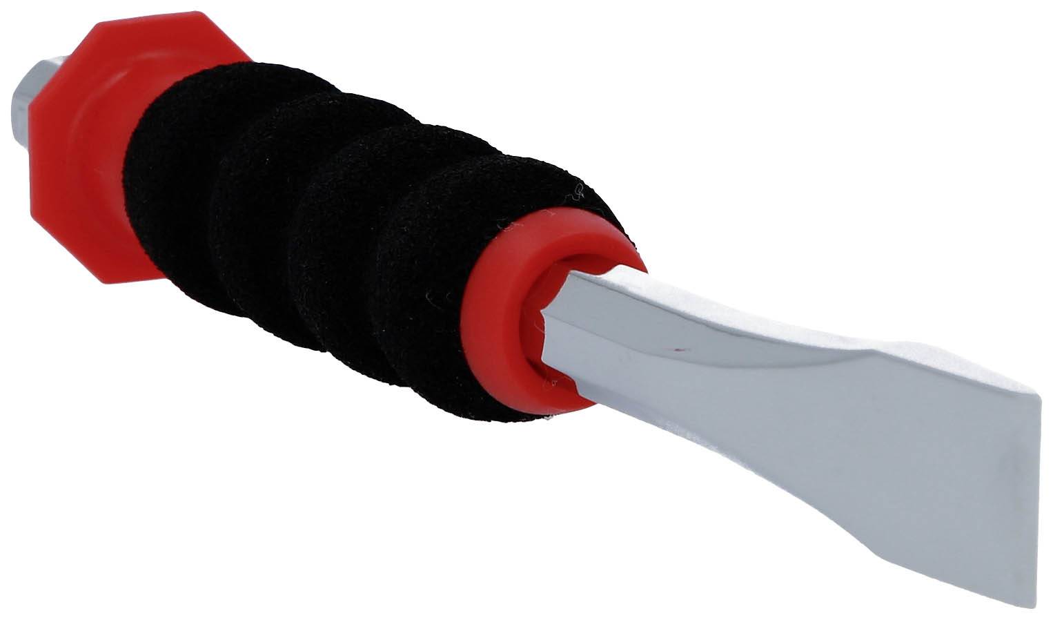 Un utensile maneggevole rosso e nero con una larga lama argentata, probabilmente una spatola o un attrezzo simile.