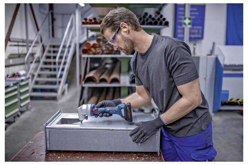 Bosch Professional Cricchetto a batteria GNA 18V-16 E 0601529600 brushless, senza batteria, senza caricatore Potenza 700-2