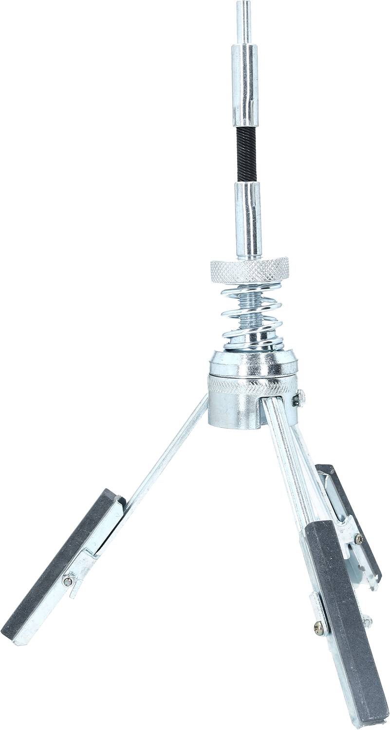 Un'antenna argentata con tre gambe metalliche pieghevoli, idonea al fissaggio temporaneo sui tetti dei veicoli o su altre superfici metalliche.