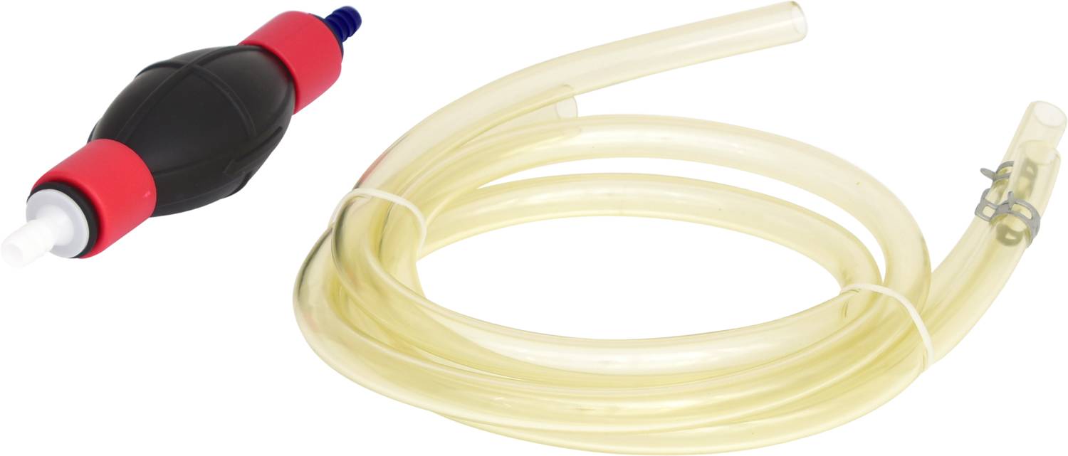 Un set di pompa manuale con palloncino nero in gomma e tubi trasparenti, probabilmente per l'aspirazione del carburante o il trasferimento di acqua.