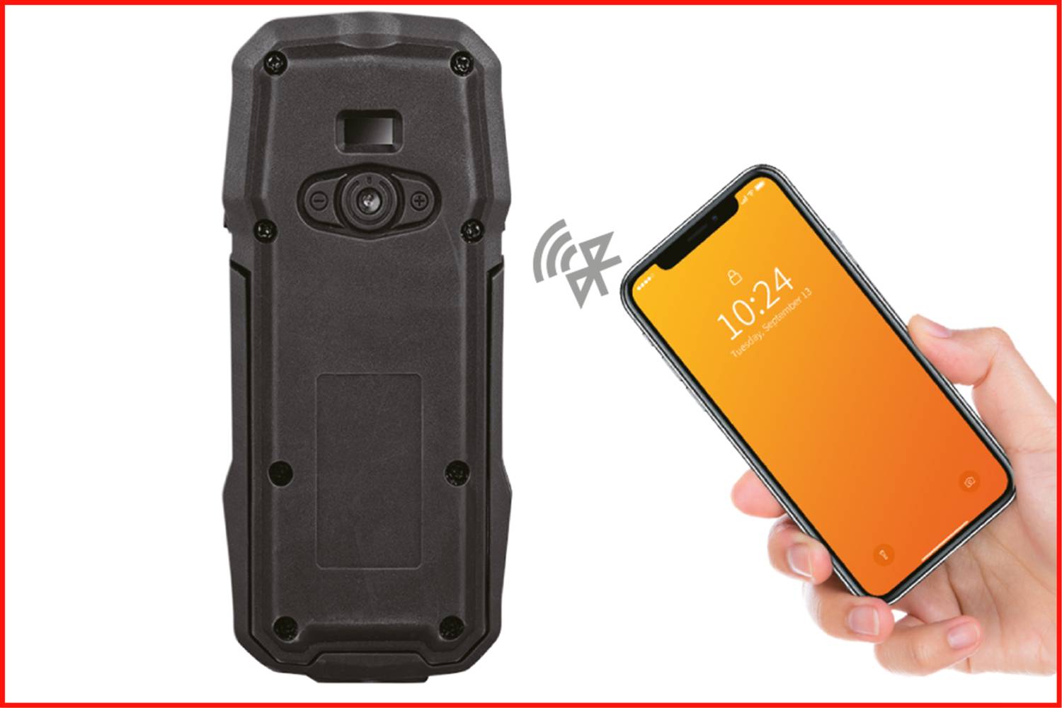 Un dispositivo portatile con fotocamera è posizionato accanto a uno smartphone che mostra un'interfaccia gialla sullo schermo. Un collegamento wireless è suggerito.