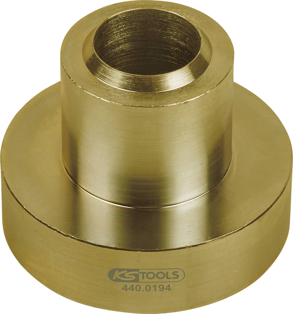Un pezzo cilindrico in metallo con un manicotto, probabilmente un adattatore o un raccordo. Iscrizione: 'KS TOOLS 440.0194'.