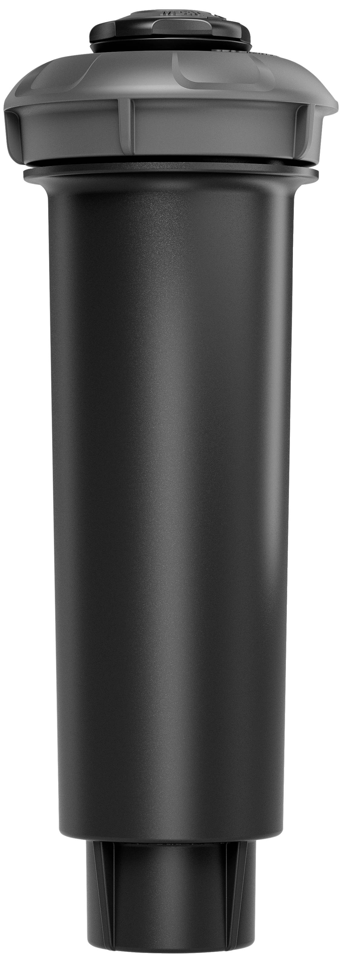 Un cilindro nero di plastica, probabilmente parte di un sistema di irrigazione. In alto un coperchio rimovibile.