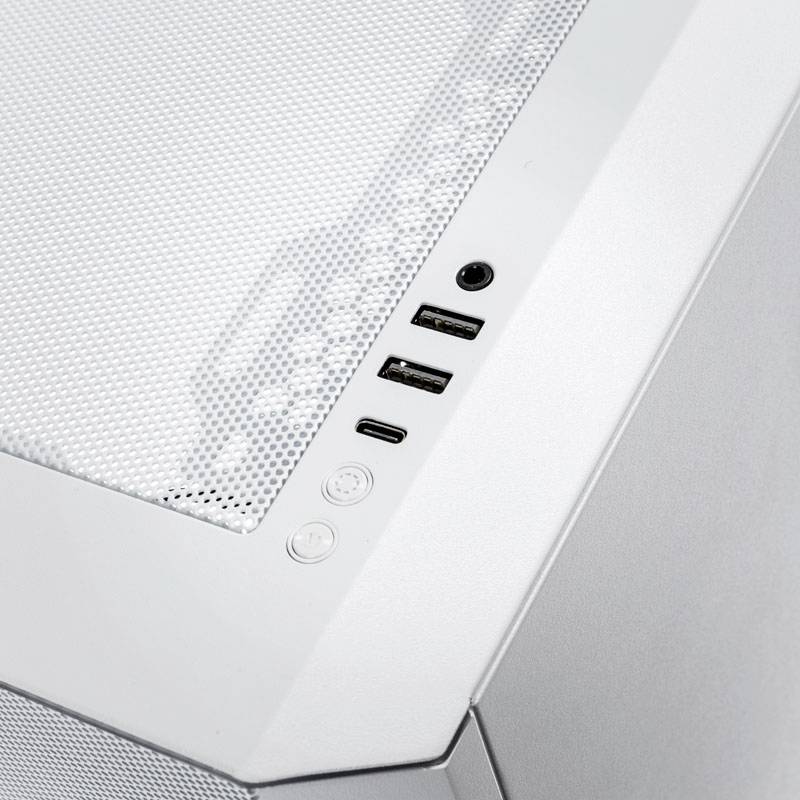 Un case per computer argentato con tre porte USB e un jack per cuffie sul lato anteriore.
