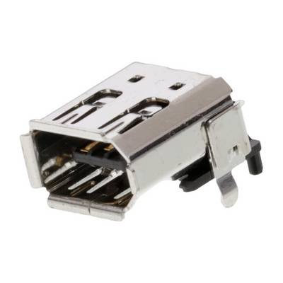 Un connettore USB in metallo, leggermente inclinato, mostra la barra dei contatti dorata e il corpo esterno di protezione.