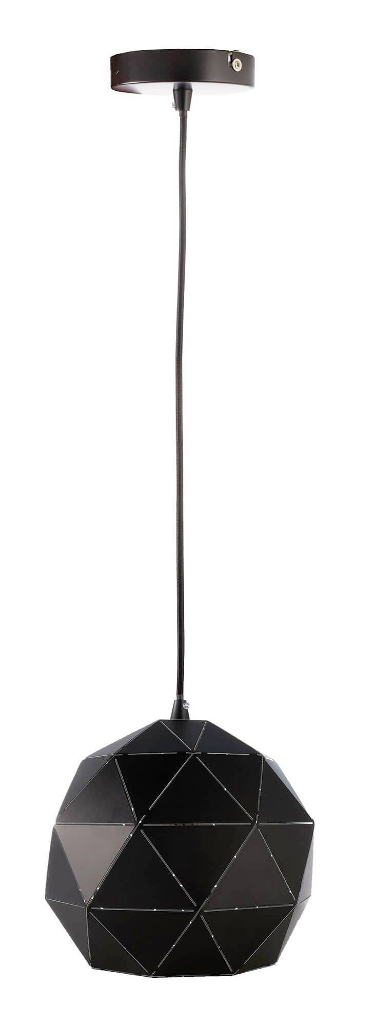 Una lampada a sospensione nera con design geometrico e sfaccettato, appesa a un lungo cavo dal soffitto.