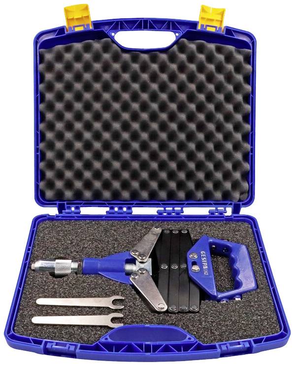 Una valigetta blu con imbottitura in schiuma contiene una pinza per dadi a rivetto, due chiavi e accessori. La valigetta ha un manico.