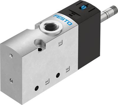 Una valvola elettro-pneumatica Festo, di colore argento e nero, con raccordi a innesto, utilizzata per sistemi di controllo industriali.