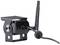 Una telecamera nera wireless con antenna e cavo, montabile con viti, raffigurata su sfondo bianco.