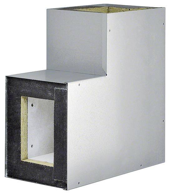 Un canale di ventilazione rettangolare in metallo con isolamento, aperto sulla parte superiore. Utilizzato per la ventilazione degli edifici.