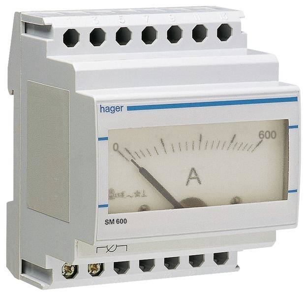 Un amperometro analogico con scala da 0 a 600 Ampere, colore custodia bianco, montabile su guida DIN, marca 'Hager'.