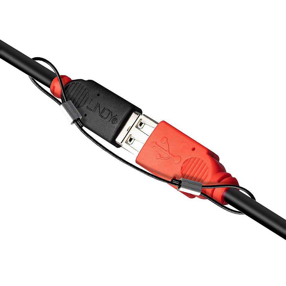 Un cavo dati USB composto da un connettore nero e uno rosso collegati tra loro.