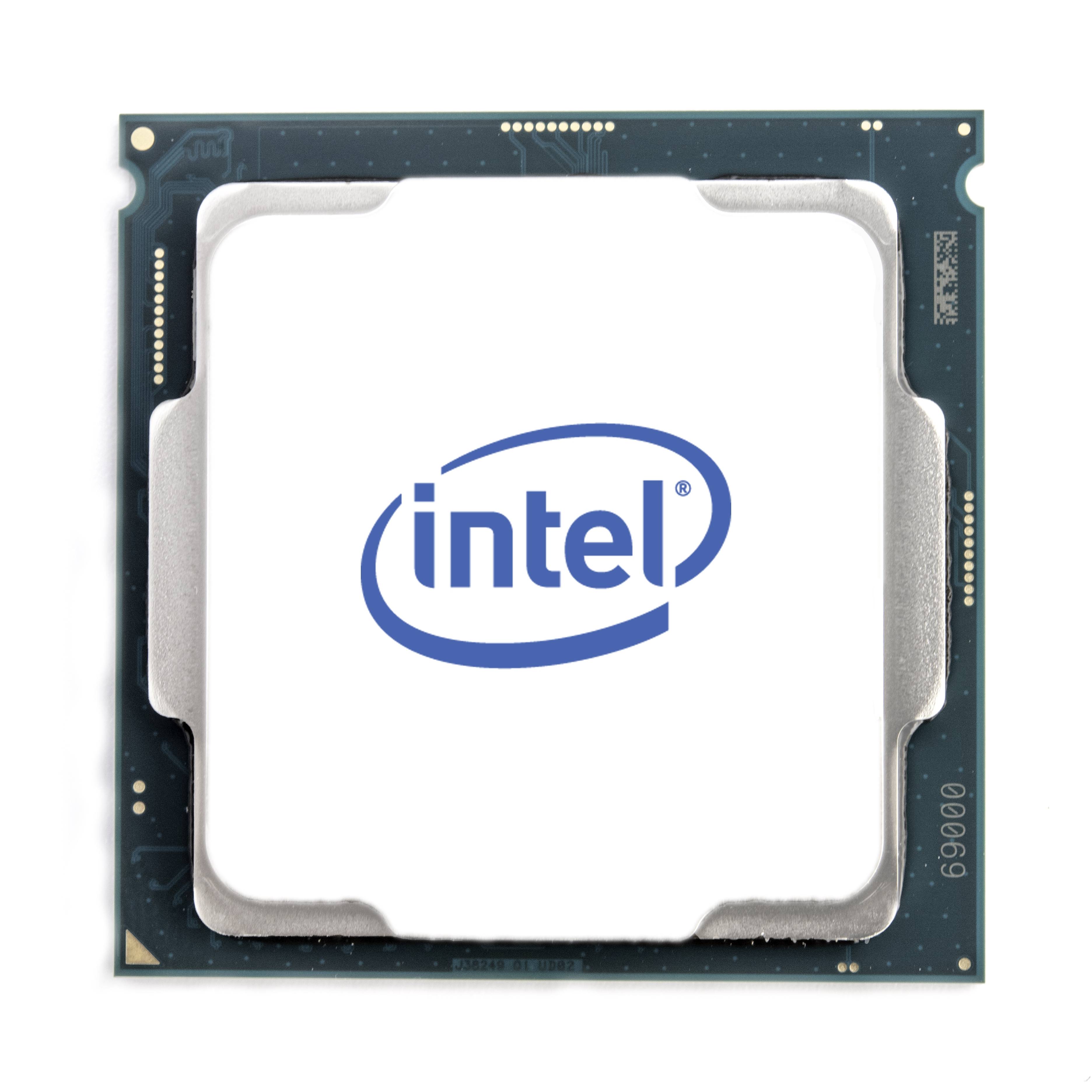 Un processore per computer con il logo 'Intel' al centro, mostra il logo del marchio su uno sfondo bianco di una CPU.