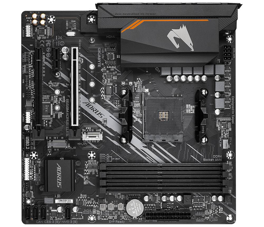 Scheda madre con diversi slot, inclusi slot PCIe e socket RAM, nonché molteplici connettori per CPU e periferiche.