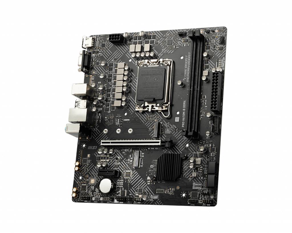 Scheda madre nera con più connettori e un socket per CPU. Mostra le piste di circuito e vari componenti elettronici.