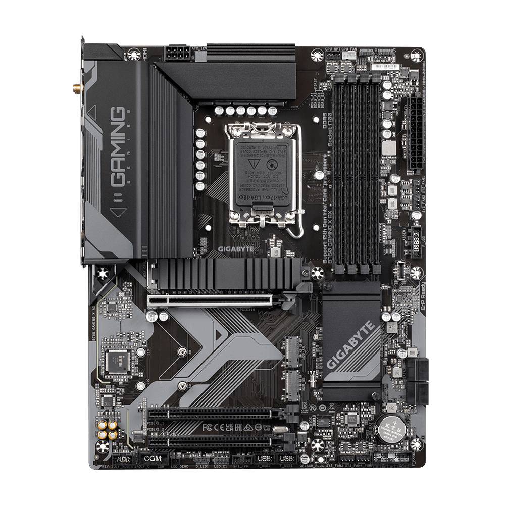 Una scheda madre per gaming con più slot PCIe, banchi di RAM e ulteriori interfacce su una piastra a circuito stampato nera.
