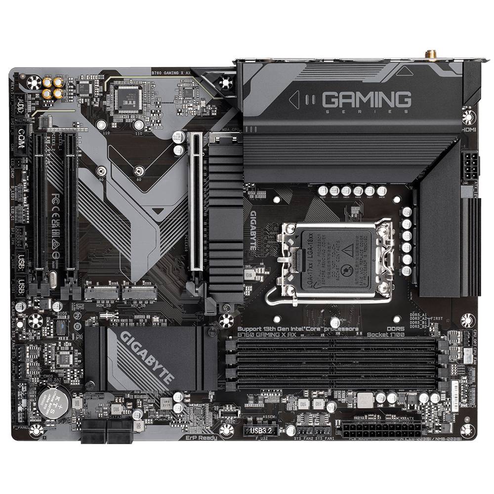 Una scheda madre gaming nera con socket per processore Intel e diversi connettori, con il marchio 'GIGABYTE' stampato.