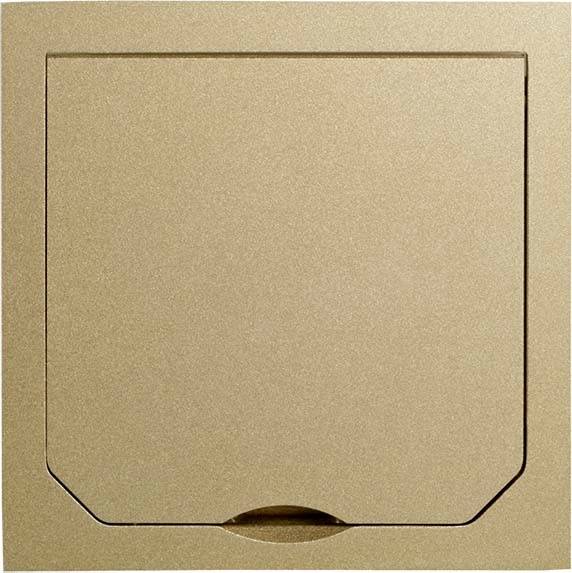 Quadrato dorato con fessure, probabilmente una copertura decorativa o una piastra.