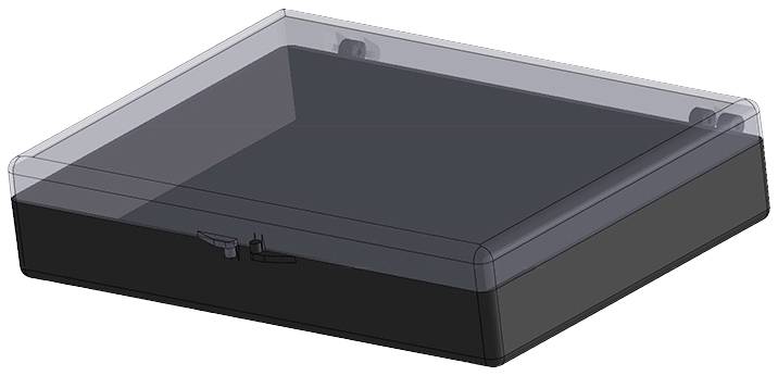 Un involucro nero e rettangolare con un coperchio trasparente. Ha due piccole cerniere discretamente posizionate su un lato.