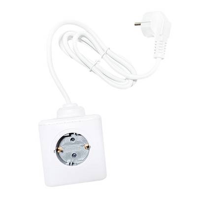 Un adattatore bianco per prese elettriche con cavo e spina, adatto per prese europee, raffigurato su uno sfondo bianco.