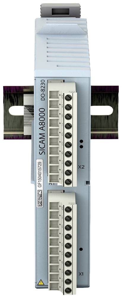 Un dispositivo elettronico blu, montato verticalmente, con la scritta 'SCADA A8000' e 'DB-832D', dotato di più connessioni sul lato frontale.