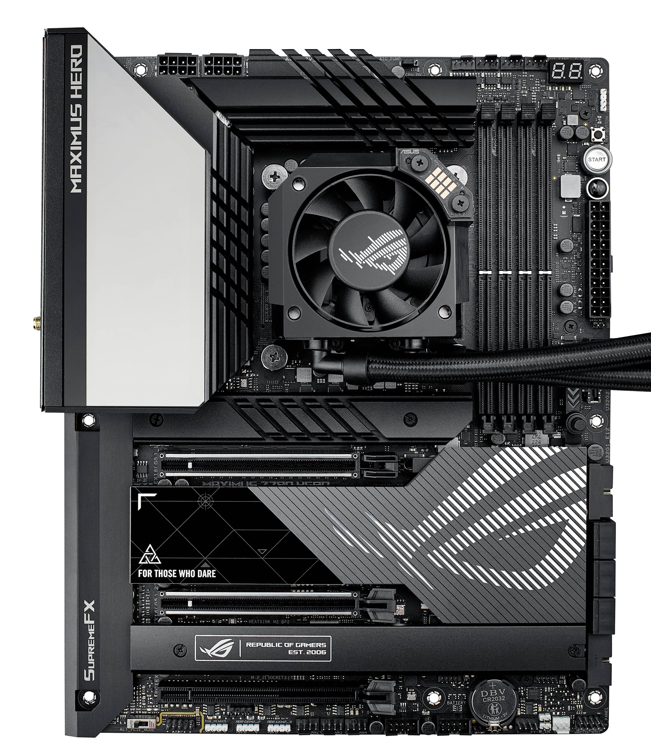 Scheda madre per computer con un dissipatore di calore distintivo, diversi slot per RAM e connettori; reca la scritta 'MAXIMUS HERO'.