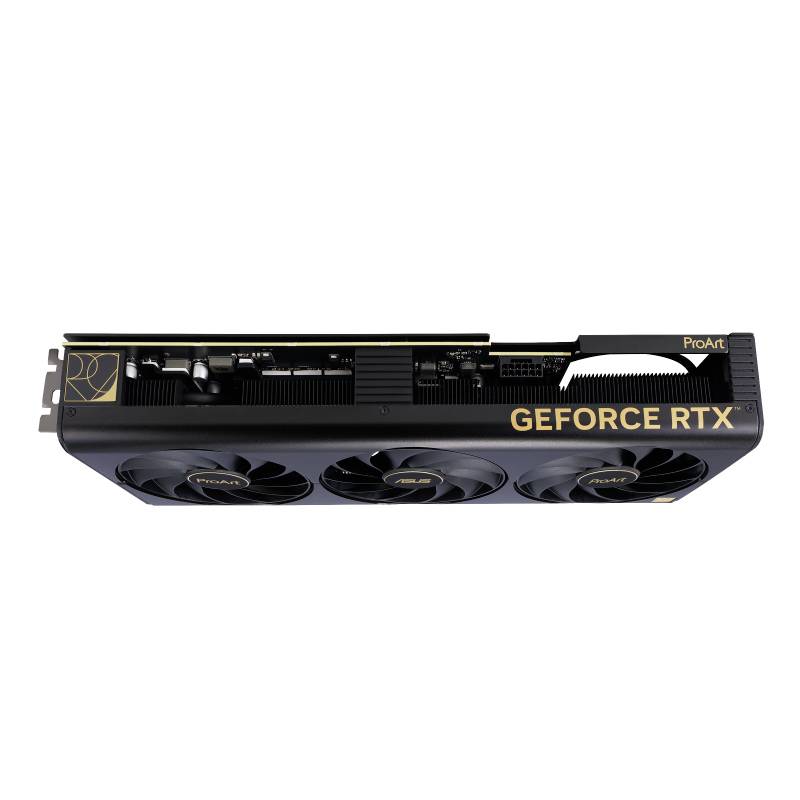 Scheda grafica con tre ventole e la scritta 'GEFORCE RTX'. Appartiene alla serie ProArt e mostra un design elegante.