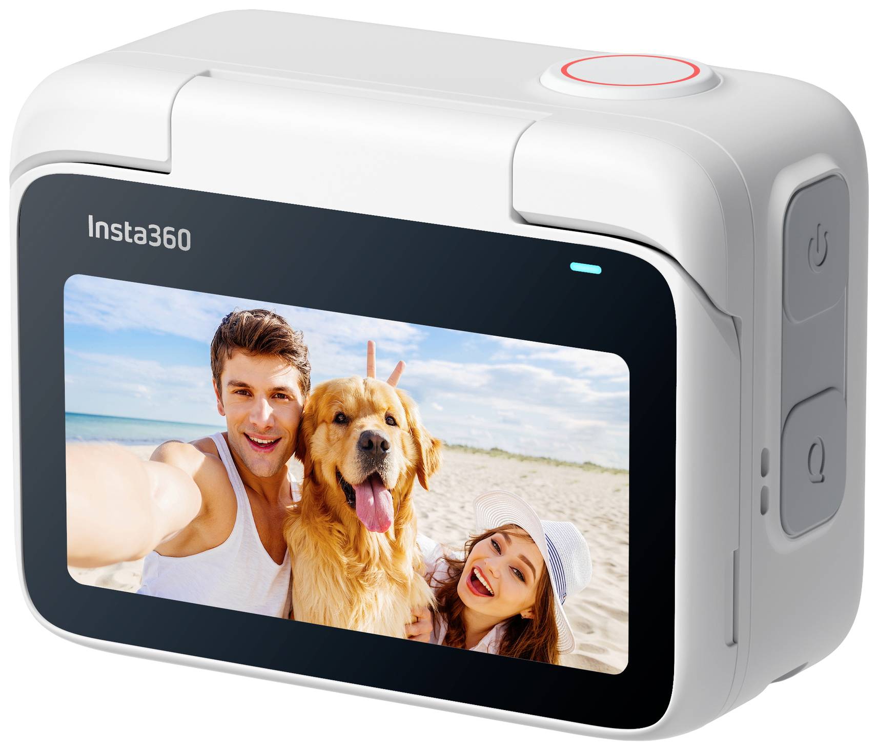 Una fotocamera immortala un selfie di due persone sorridenti sulla spiaggia, con un Golden Retriever al centro.