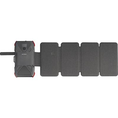 Un caricabatterie solare portatile nero con quattro pannelli solari pieghevoli per la produzione di energia. Sulla sinistra dell'immagine, chiuso.